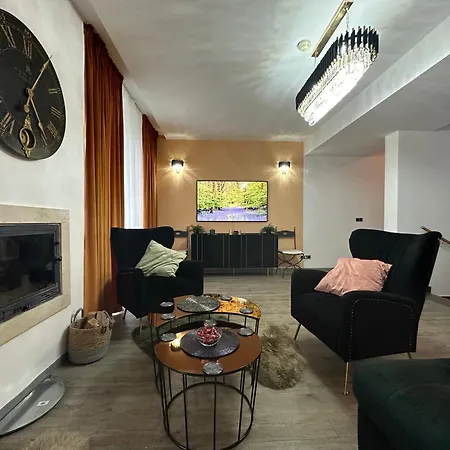 Apartment Popa's House By Silver Mountain